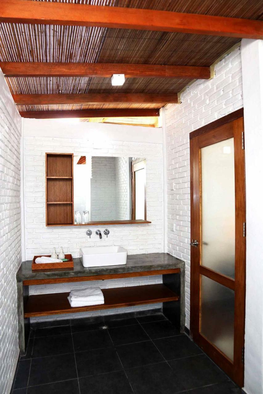 White Sands Beach Resort Lembeh Bitung Zewnętrze zdjęcie