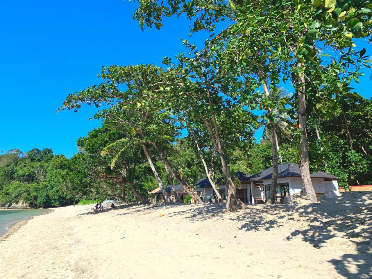 White Sands Beach Resort Lembeh Bitung Zewnętrze zdjęcie