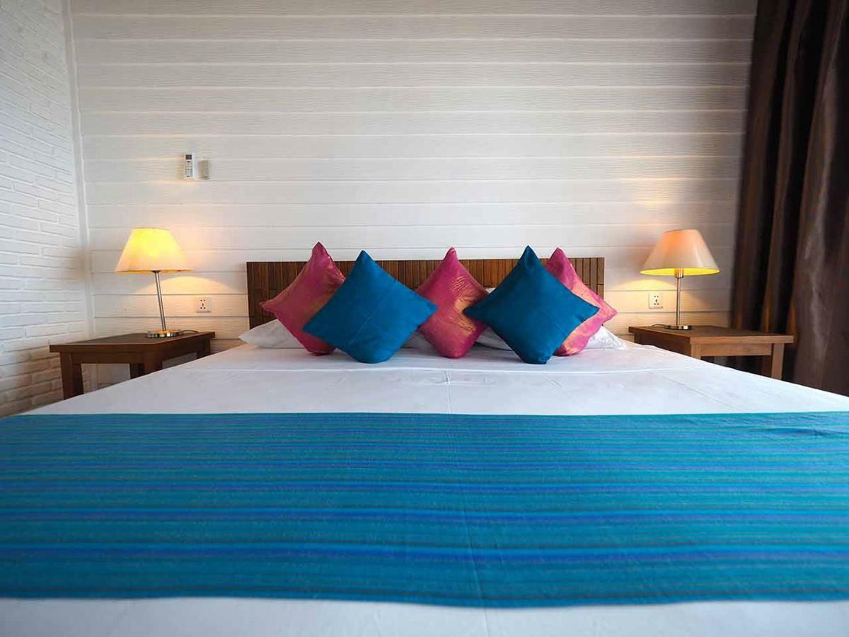 White Sands Beach Resort Lembeh Bitung Zewnętrze zdjęcie