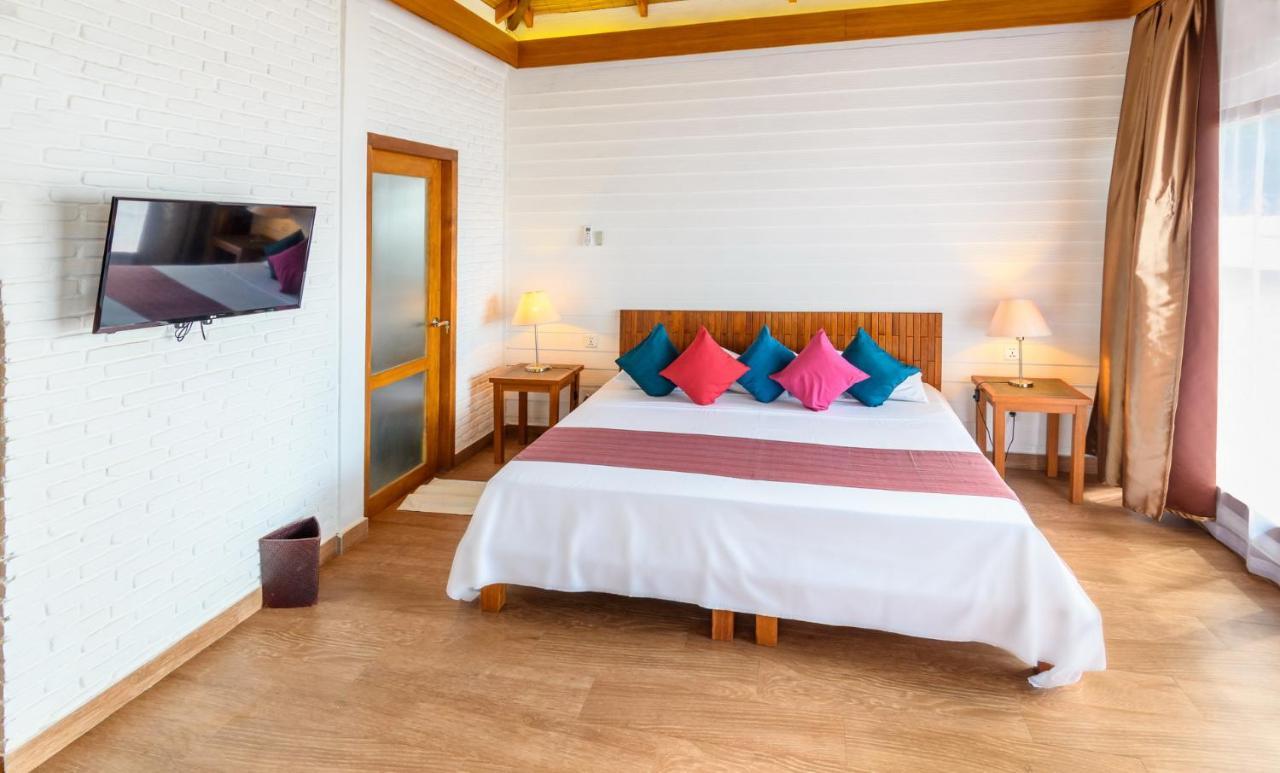 White Sands Beach Resort Lembeh Bitung Zewnętrze zdjęcie