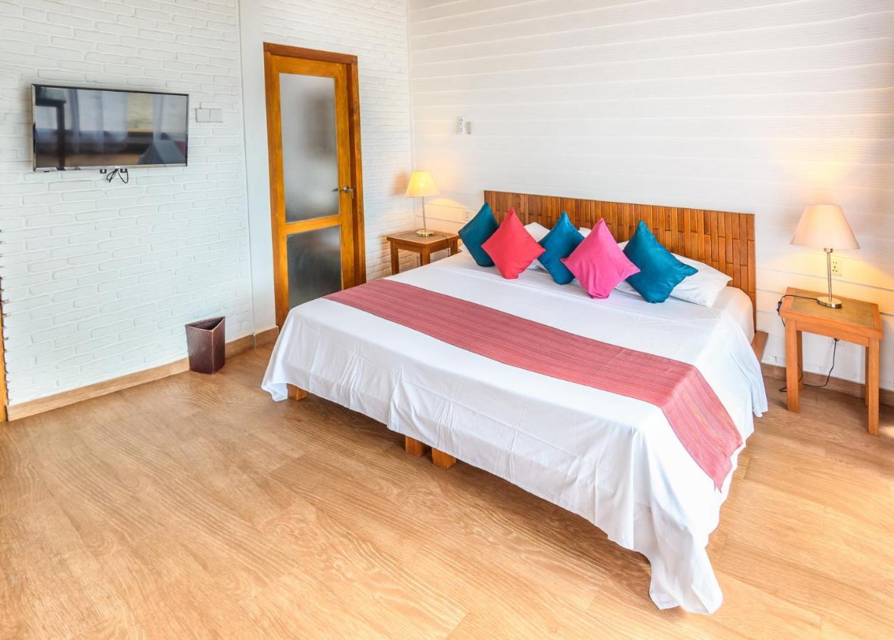 White Sands Beach Resort Lembeh Bitung Zewnętrze zdjęcie